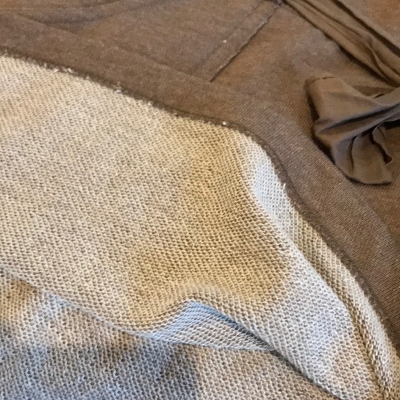 Short brown skirt with bow - Picture 3 of 3